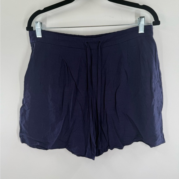 EUC Riley & Rae Flat Front Shorts - Picture 2 of 6